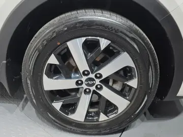 2023 Kia Sorento с пробегом 93 072 км