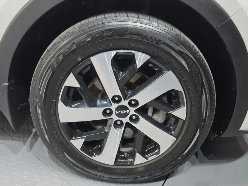 2023 Kia Sorento с пробегом 93 072 км