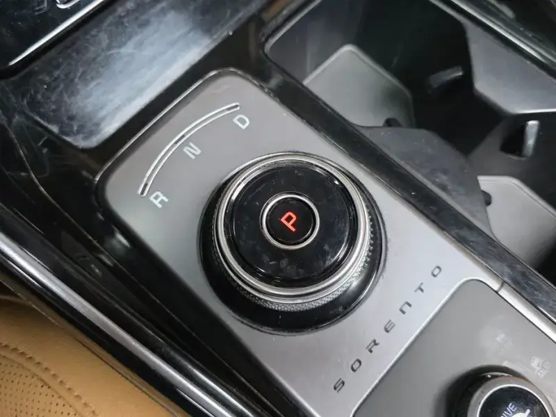 2023 Kia Sorento с пробегом 93 072 км