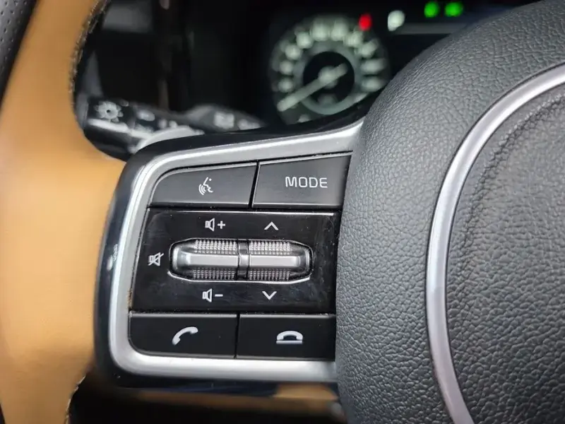 2023 Kia Sorento с пробегом 93 072 км