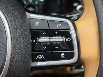 2023 Kia Sorento с пробегом 93 072 км