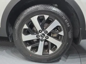2023 Kia Sorento с пробегом 93 072 км
