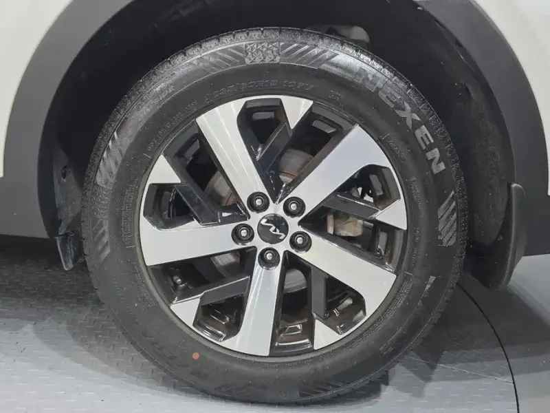2023 Kia Sorento с пробегом 93 072 км
