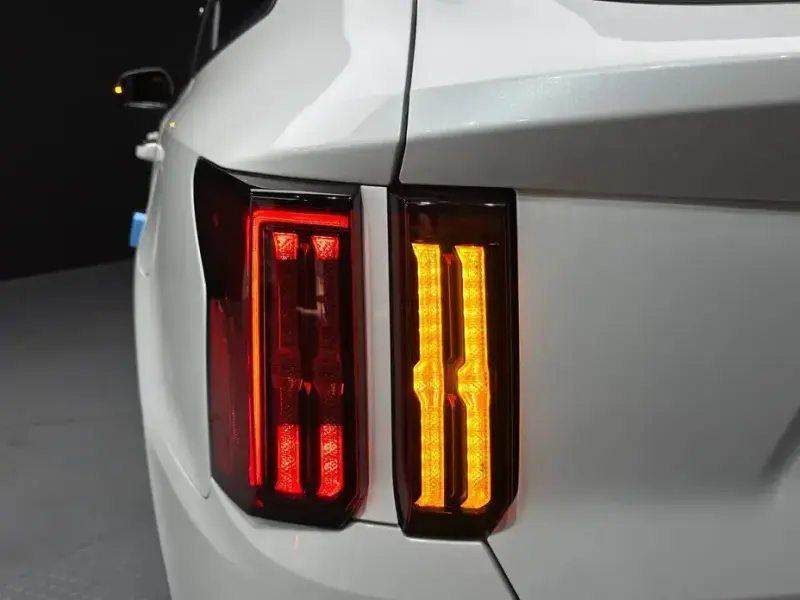 2023 Kia Sorento с пробегом 93 072 км