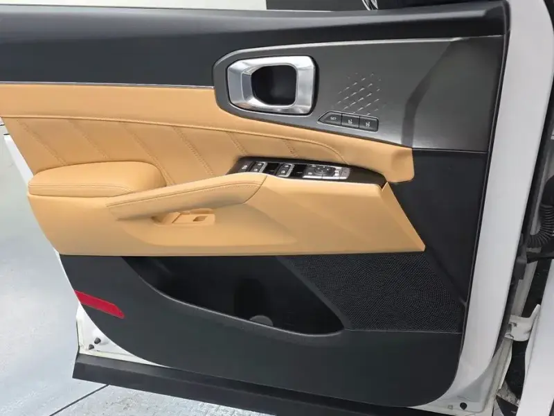 2023 Kia Sorento с пробегом 93 072 км
