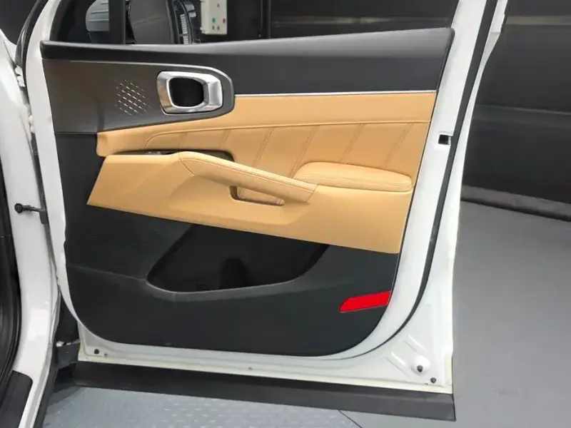 2023 Kia Sorento с пробегом 93 072 км
