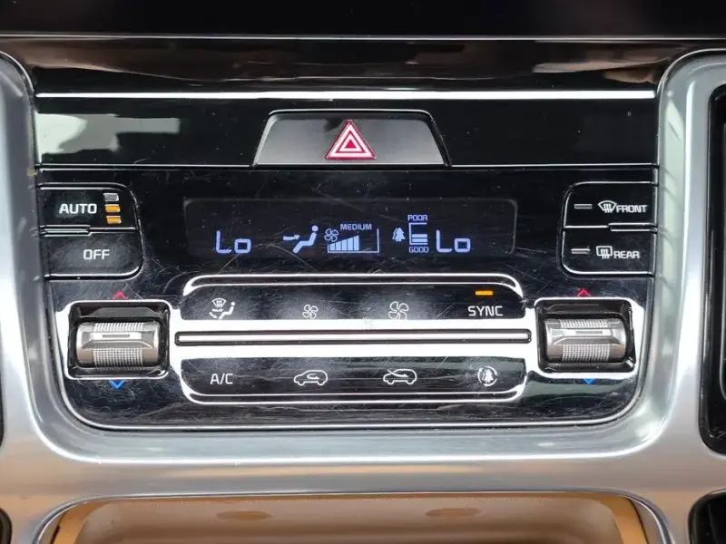 2023 Kia Sorento с пробегом 93 072 км