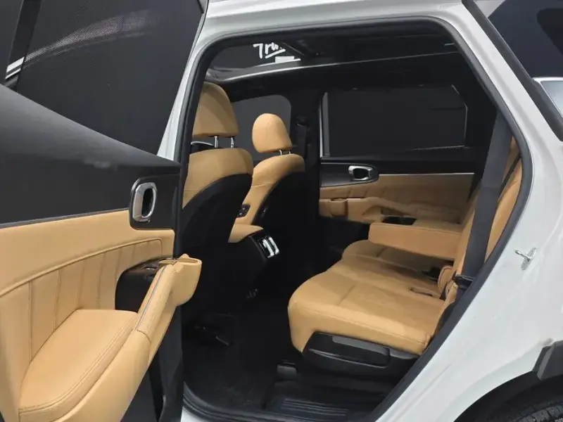 2023 Kia Sorento с пробегом 93 072 км