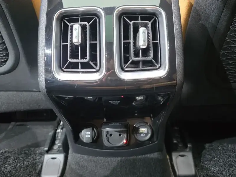 2023 Kia Sorento с пробегом 93 072 км