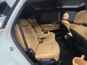 2023 Kia Sorento с пробегом 93 072 км