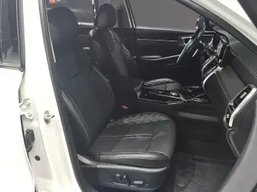 2023 Kia Sorento с пробегом 58 122 км