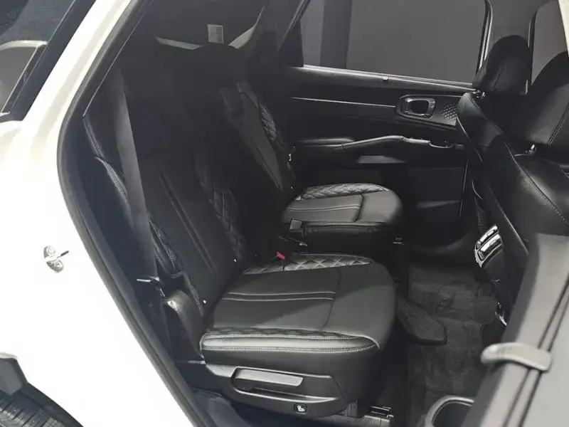 2023 Kia Sorento с пробегом 58 122 км