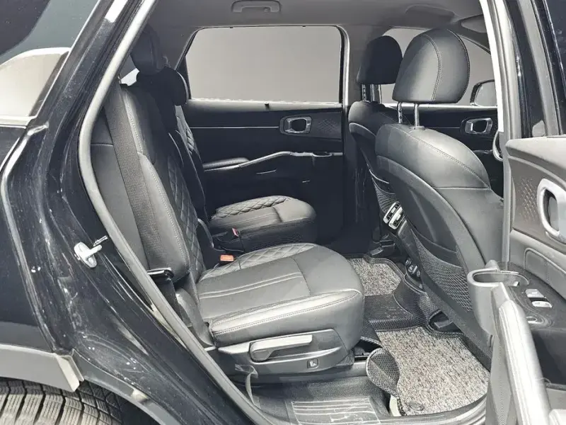 2023 Kia Sorento с пробегом 38 522 км