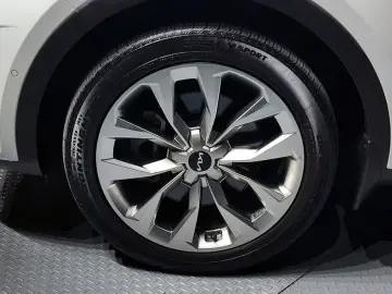 2023 Kia Sorento с пробегом 49 410 км