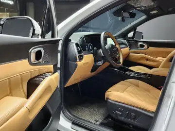 2023 Kia Sorento с пробегом 49 410 км