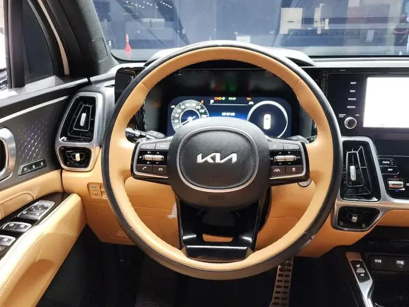 2023 Kia Sorento с пробегом 49 410 км