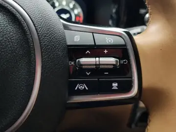 2023 Kia Sorento с пробегом 49 410 км