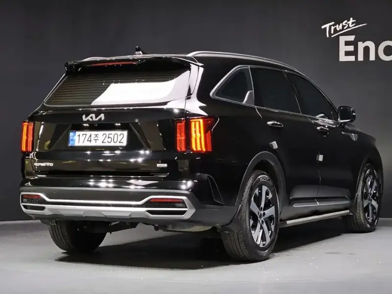 2023 Kia Sorento с пробегом 71 565 км