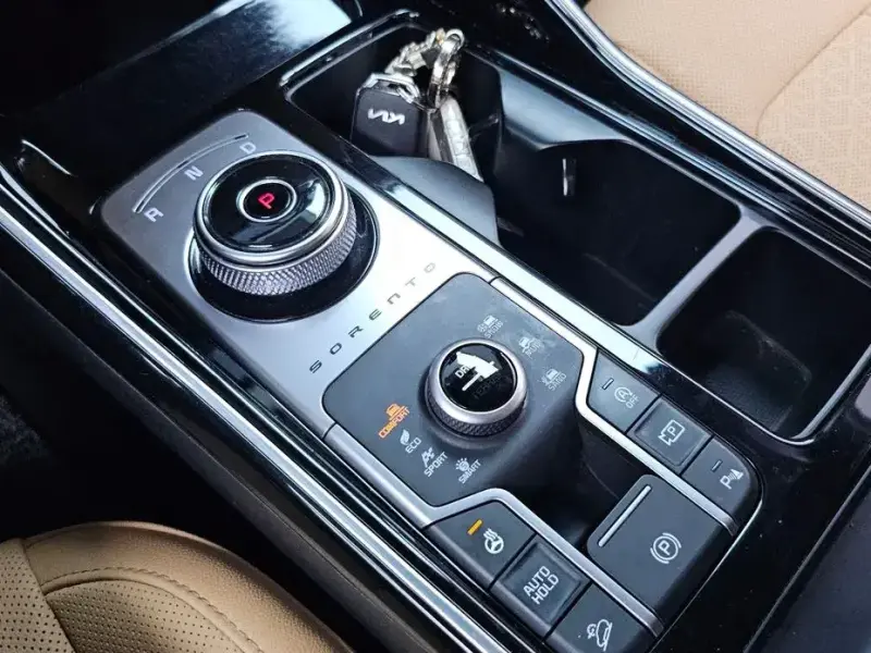 2023 Kia Sorento с пробегом 71 565 км