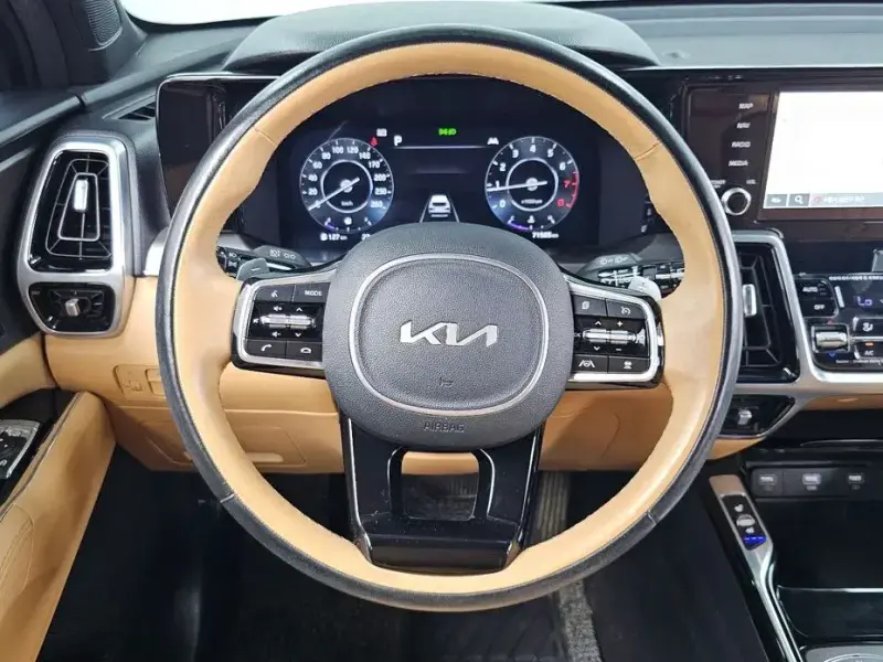 2023 Kia Sorento с пробегом 71 565 км
