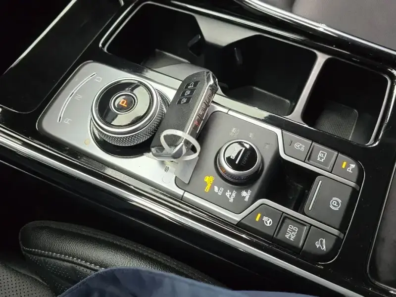 2023 Kia Sorento с пробегом 30 756 км