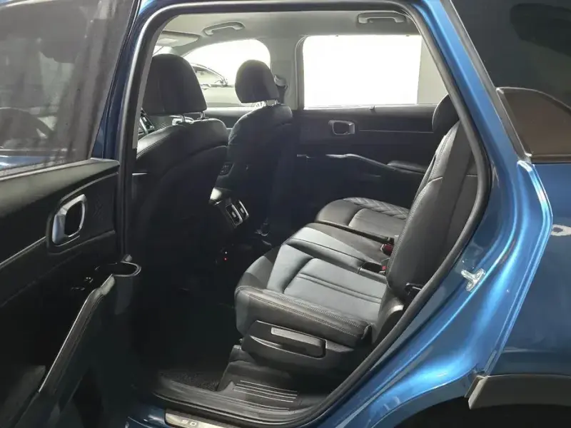 2023 Kia Sorento с пробегом 30 756 км