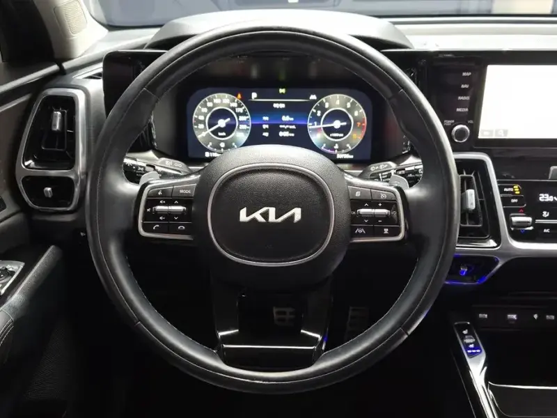 2023 Kia Sorento с пробегом 30 756 км