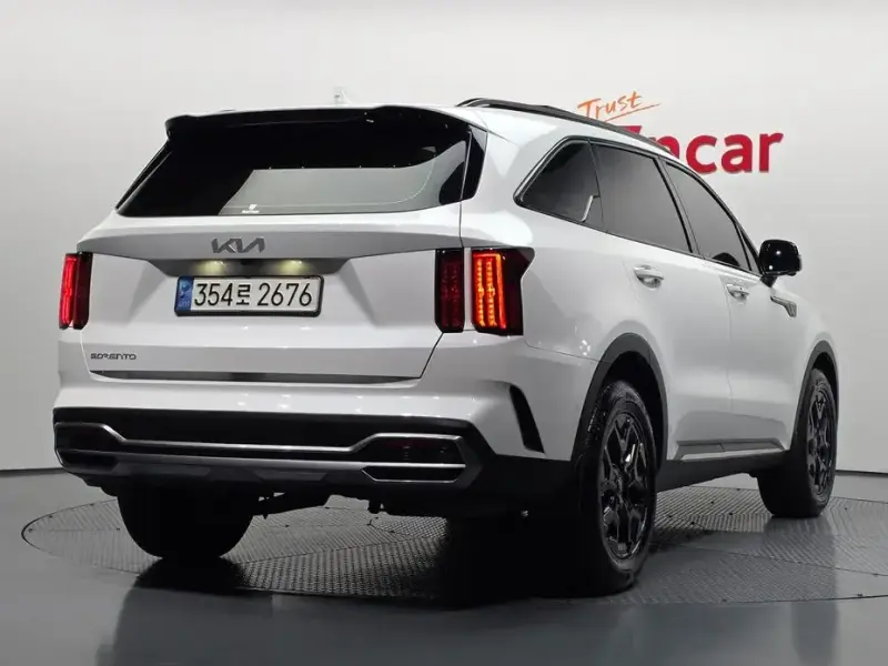2023 Kia Sorento с пробегом 33 552 км