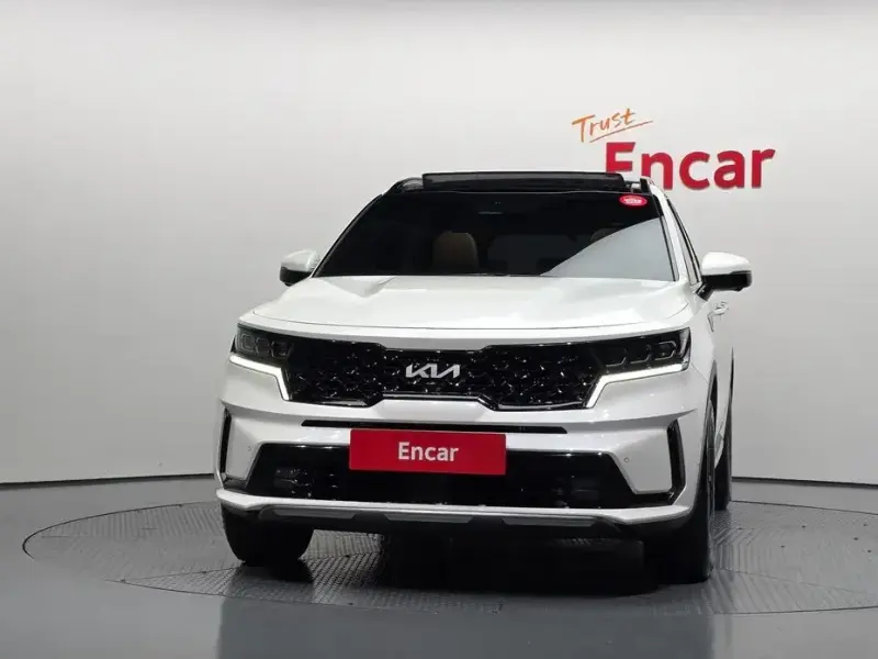 2023 Kia Sorento с пробегом 33 552 км