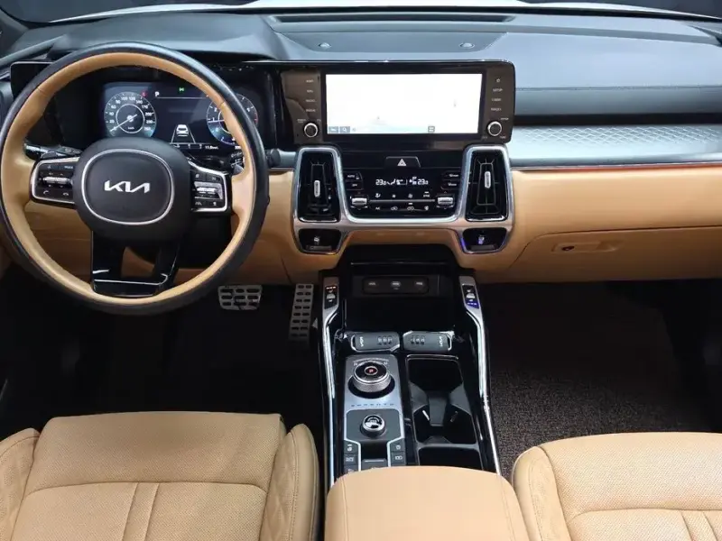 2023 Kia Sorento с пробегом 33 552 км