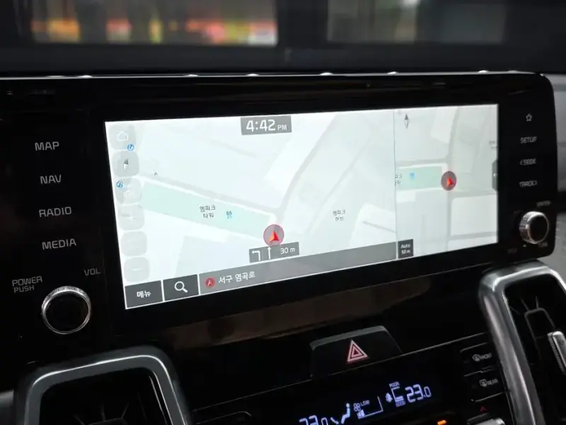 2023 Kia Sorento с пробегом 33 552 км
