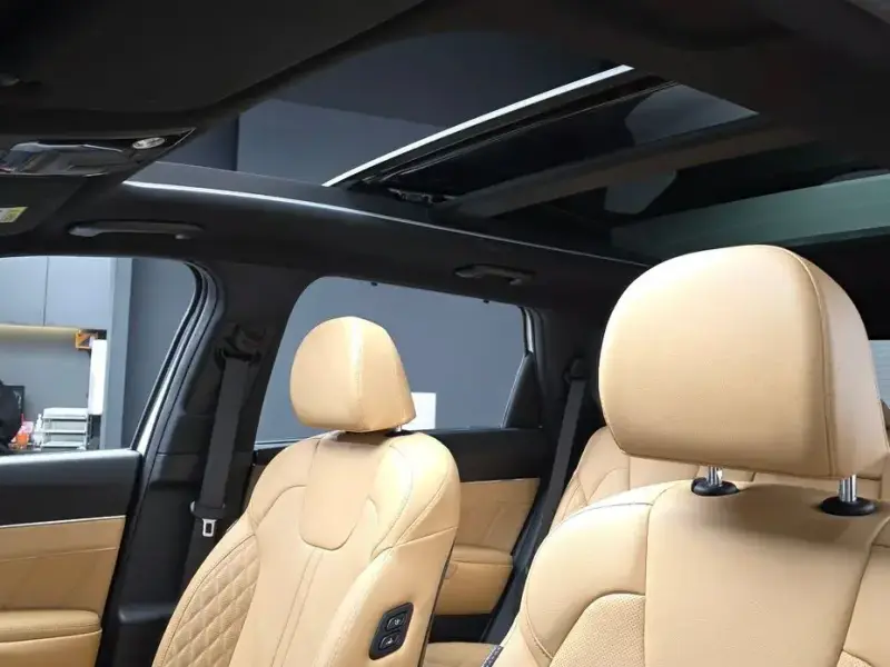 2023 Kia Sorento с пробегом 33 552 км