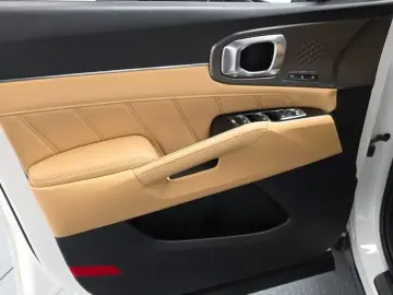 2023 Kia Sorento с пробегом 33 552 км