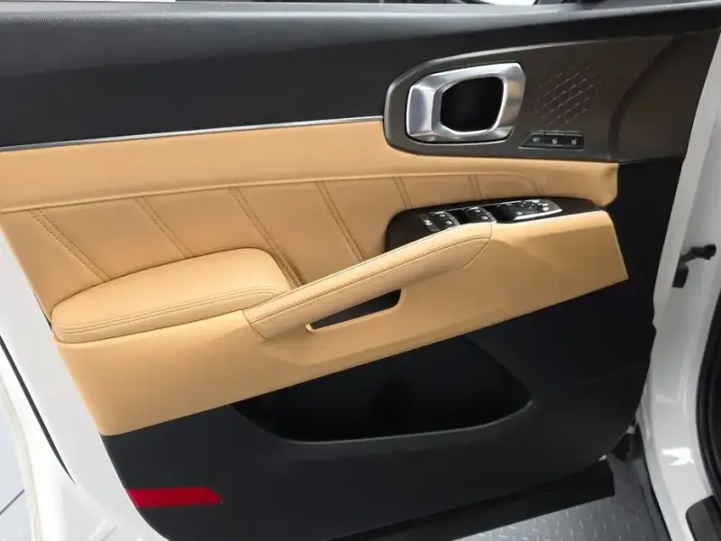 2023 Kia Sorento с пробегом 33 552 км