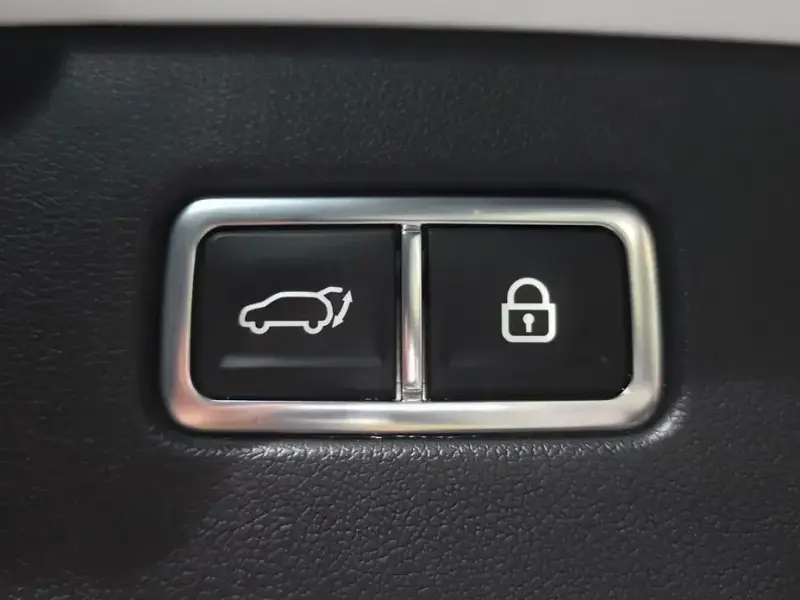 2023 Kia Sorento с пробегом 33 552 км