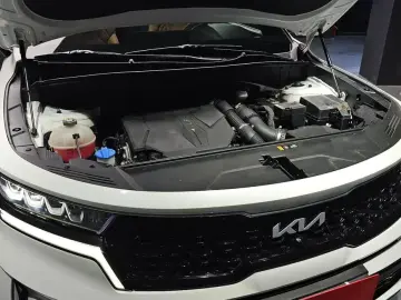 2023 Kia Sorento с пробегом 90 295 км
