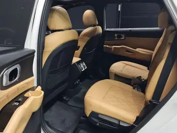 2023 Kia Sorento с пробегом 90 295 км