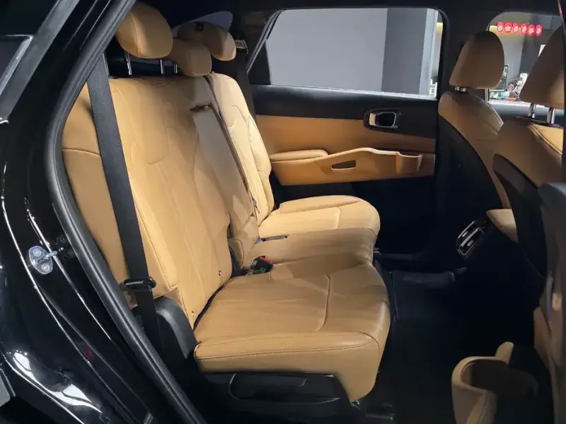 2022 Kia Sorento с пробегом 102 543 км
