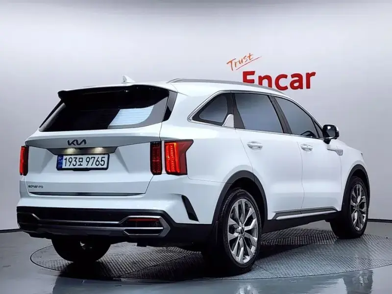 2023 Kia Sorento с пробегом 46 037 км