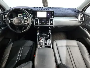 2023 Kia Sorento с пробегом 46 037 км