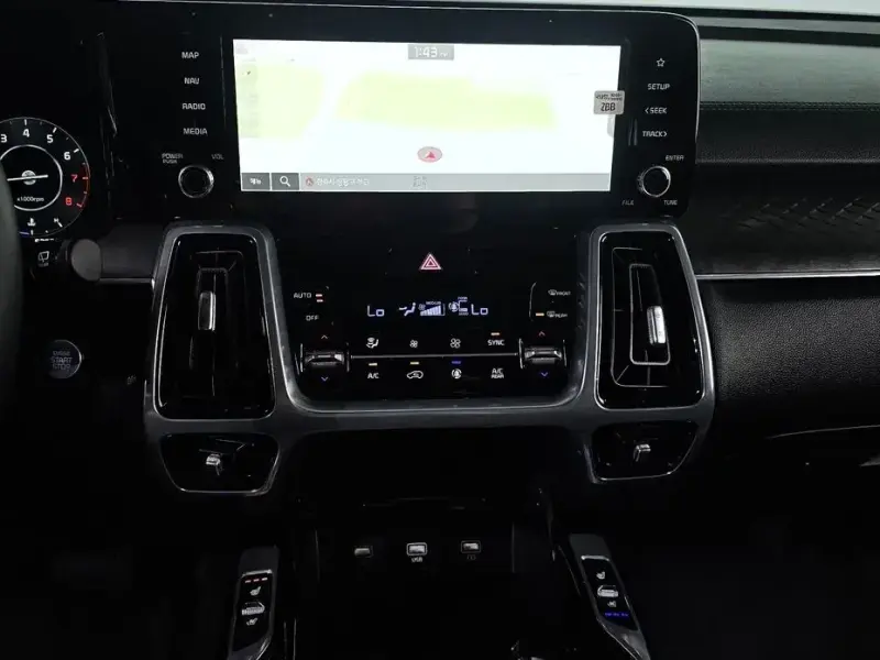 2023 Kia Sorento с пробегом 52 678 км