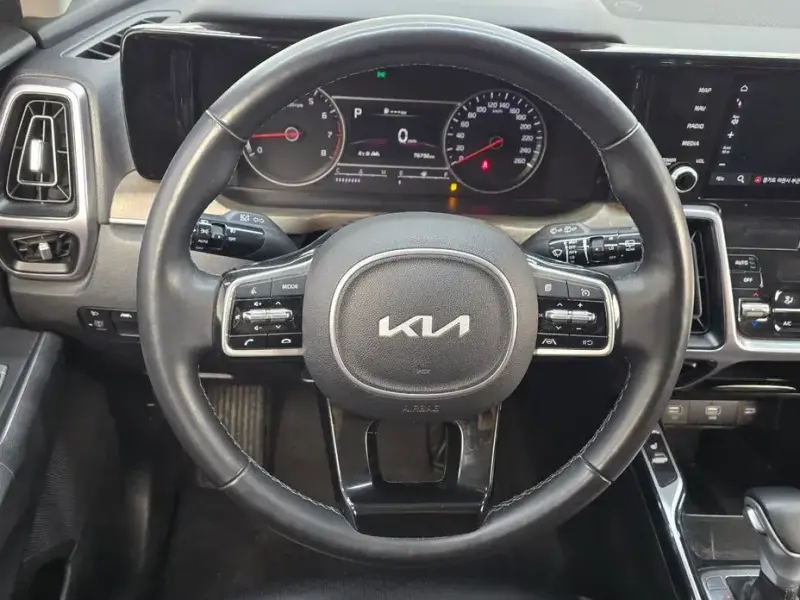 2022 Kia Sorento с пробегом 76 796 км