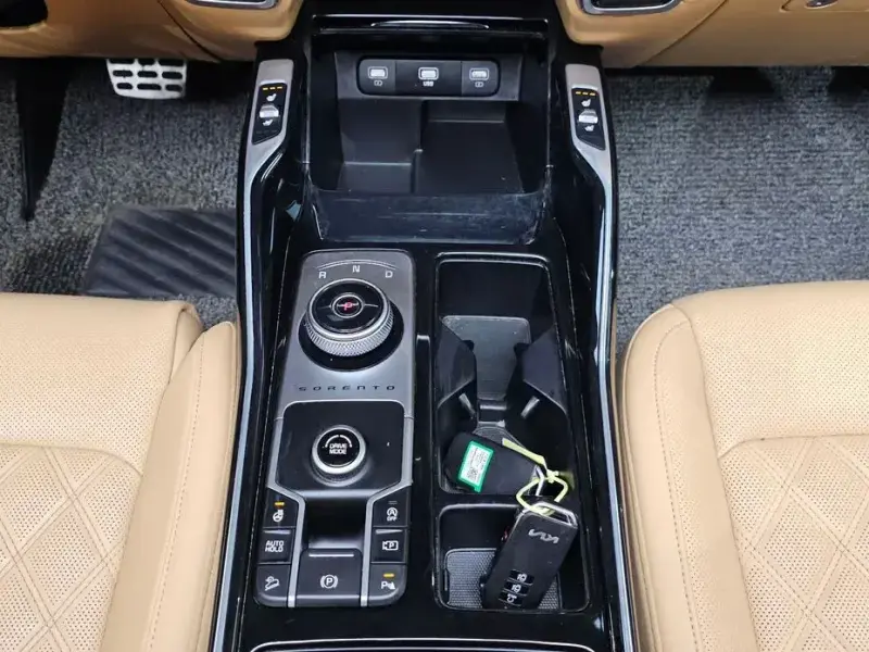 2023 Kia Sorento с пробегом 45 694 км