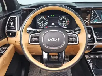 2023 Kia Sorento с пробегом 45 694 км