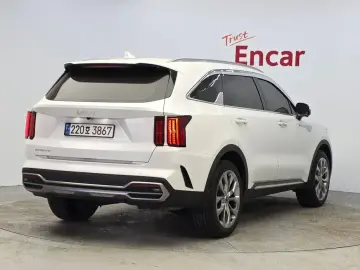 2023 Kia Sorento с пробегом 45 630 км