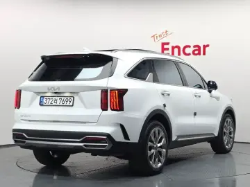 2023 Kia Sorento с пробегом 27 542 км