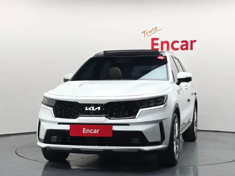 2023 Kia Sorento с пробегом 27 542 км