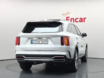 2023 Kia Sorento с пробегом 27 542 км