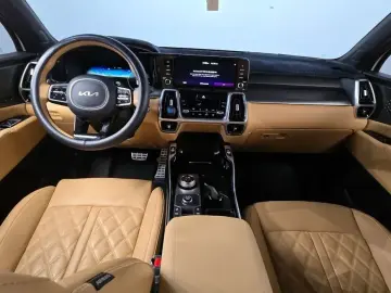 2023 Kia Sorento с пробегом 27 542 км