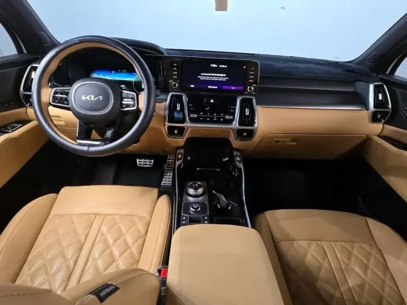 2023 Kia Sorento с пробегом 27 542 км